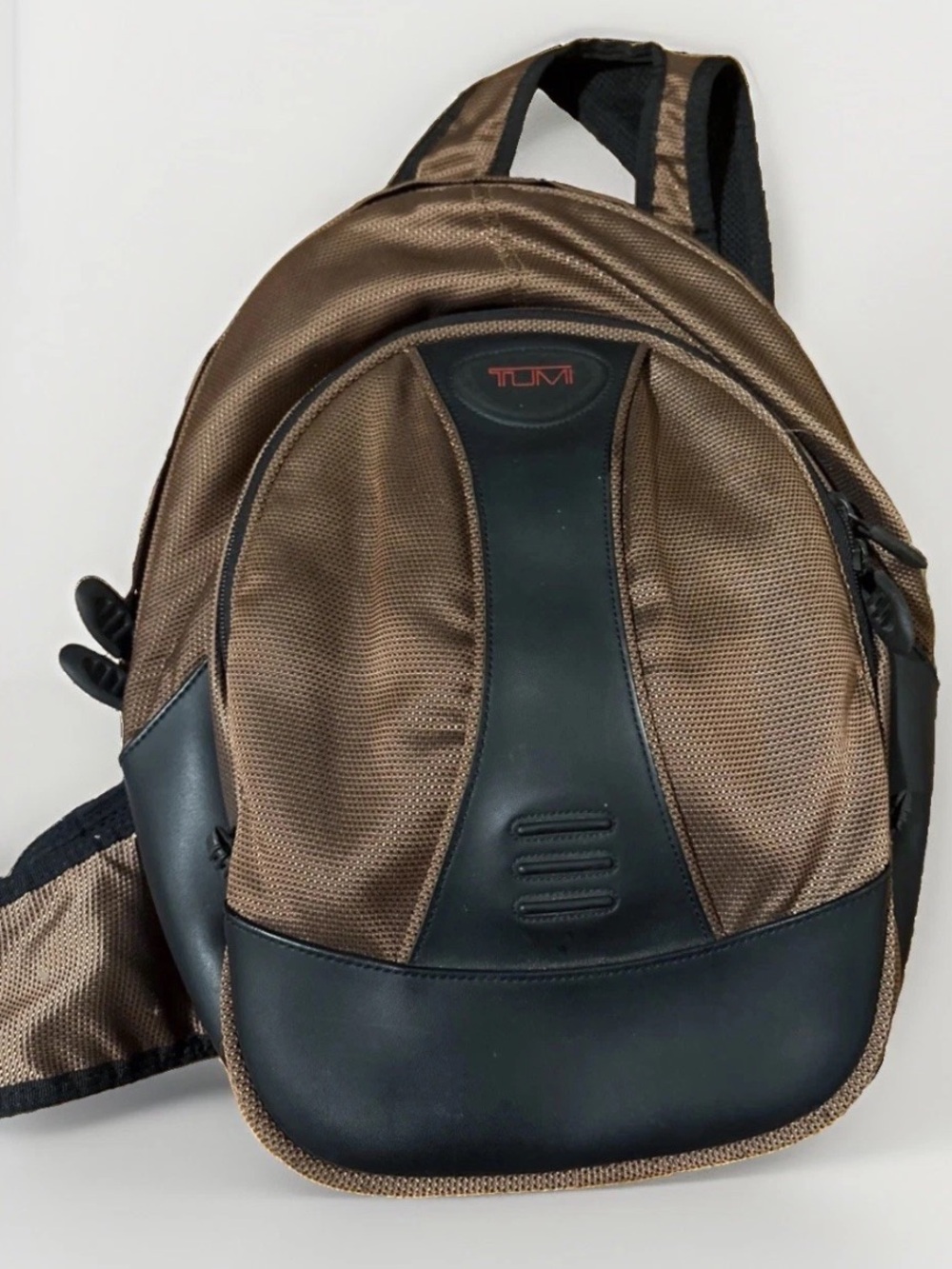vintage Tumi T2 series sling backpack Discontinued, Brown Tech Bag